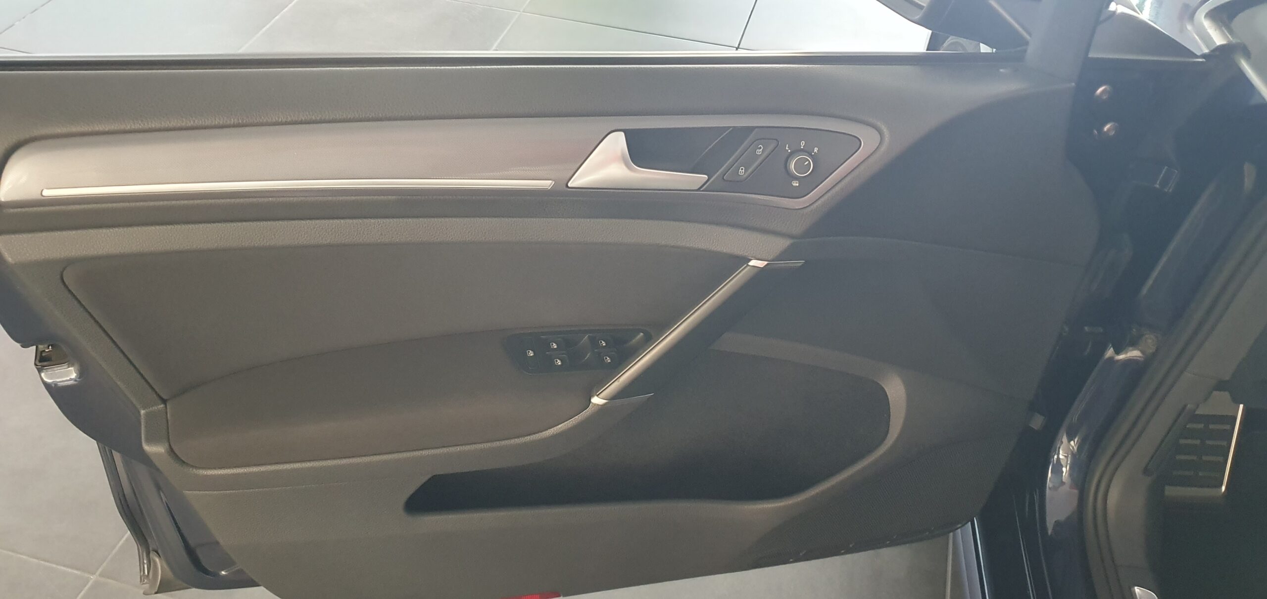 Volkswagen Golf 1.6 TDI 110 CV R-Line
